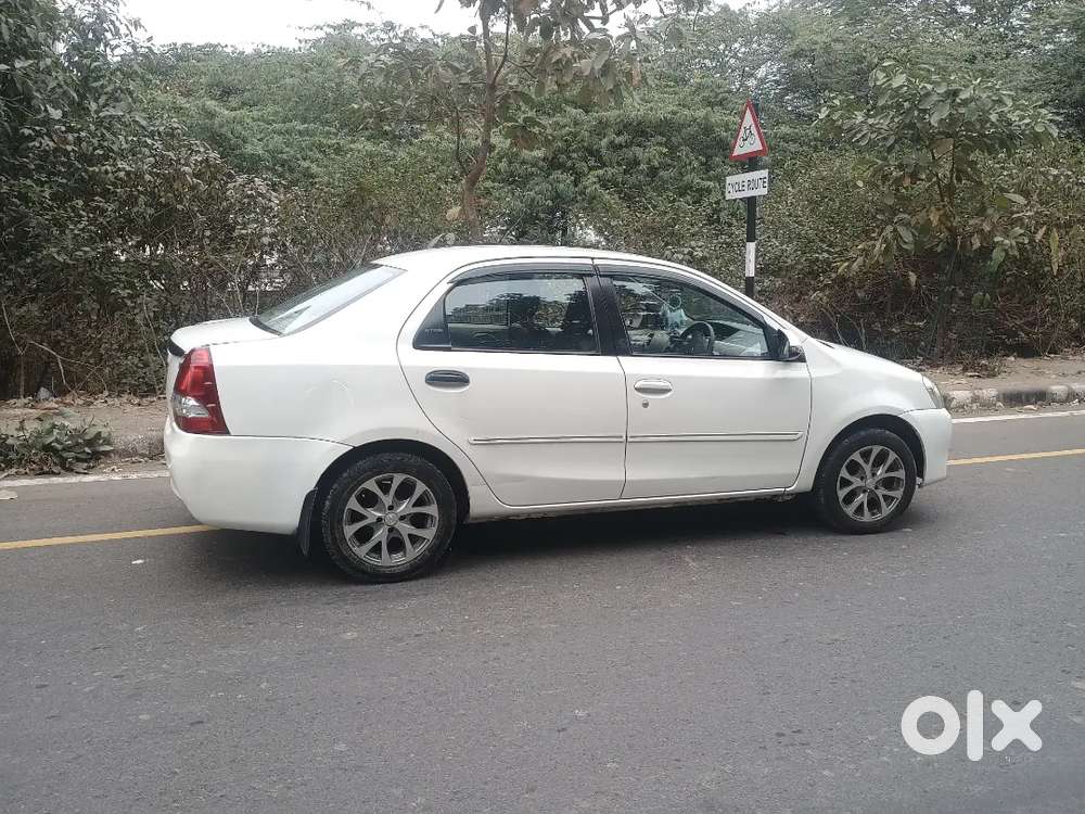 Well Maintained Only 72000 Km Driven Cng Fitted Car For Sale Year 2015