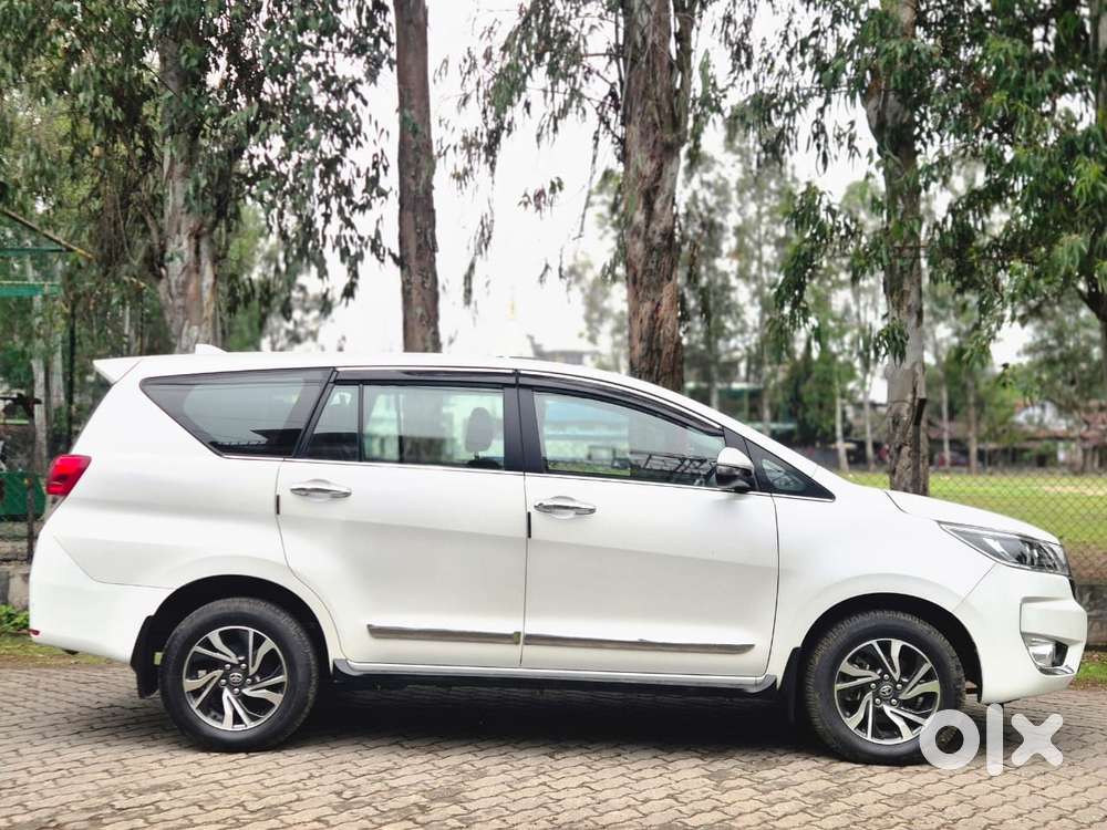 Toyota Innova Crysta 2.4 V 7 Str, 2023, Diesel