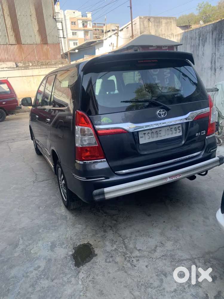 Toyota Innova 2015 Diesel Well Maintained
