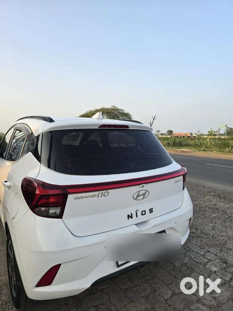 Hyundai Grand I10 Nios Sportz 2023 Hybrid Car
