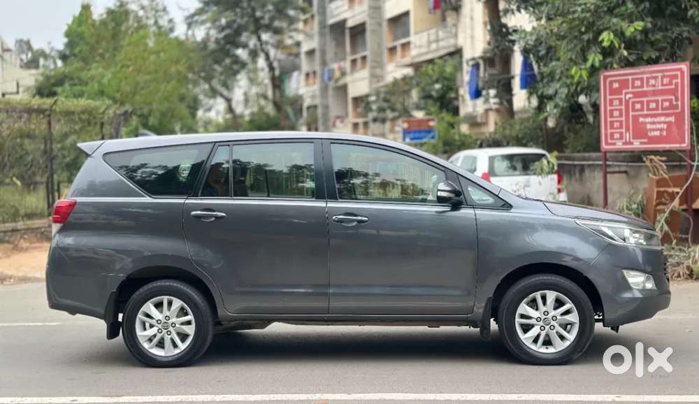 Toyota Innova Crysta [2020-ongoing] 2.4 Gx 7 Str, 2017, Diesel