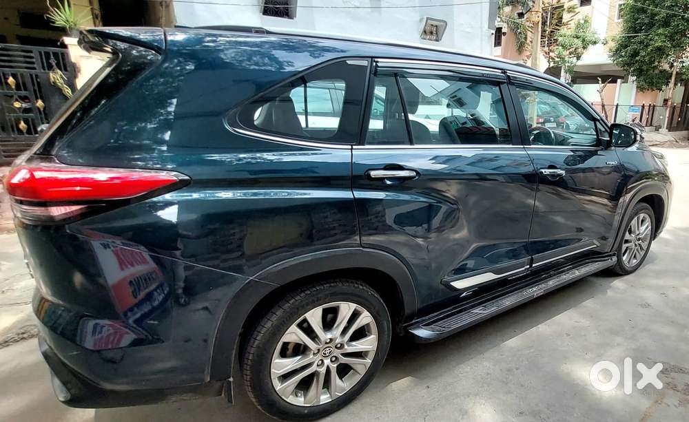 Toyota Innova Hycross 2.0 Zx Hybrid 7 Str, 2023, Petrol