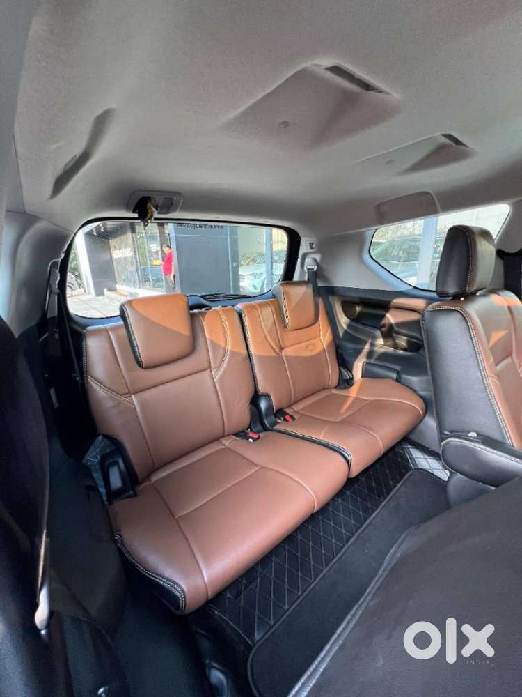 Toyota Innova Crysta 2.4 G Mt, 2025, Diesel