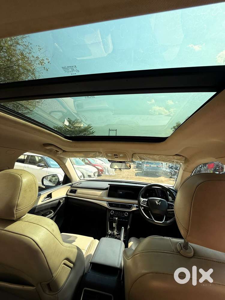 Mahindra Xuv700 2.2 Ax 7 Diesel At Luxury Pack Str, 2022, Diesel