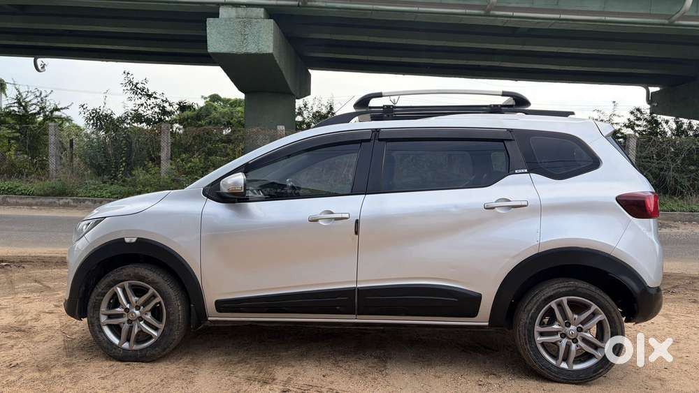 Renault Triber Rxz, 2019, Petrol