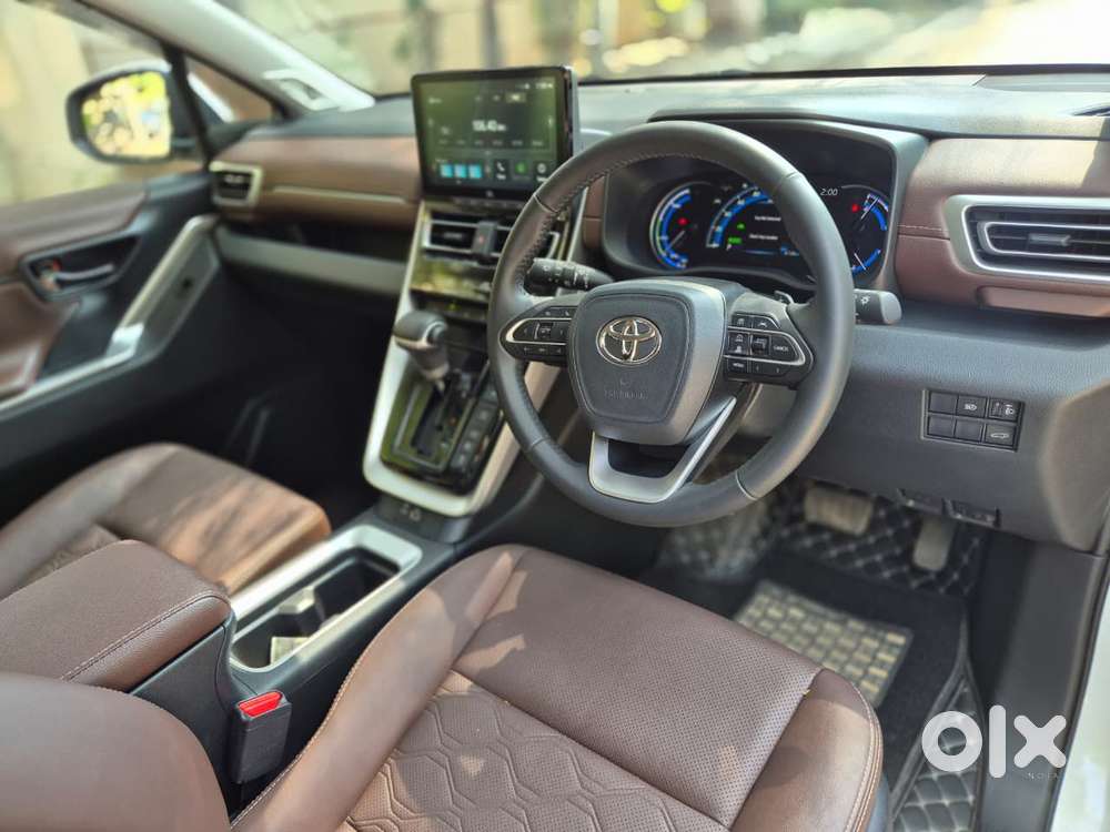 Toyota Innova Hycross 2.0 Zx (o) Hybrid 7 Str, 2025, Petrol
