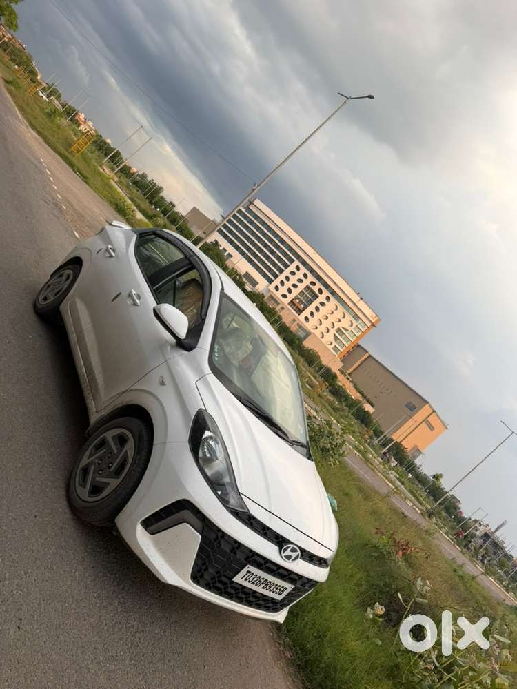 Hyundai Aura Cng & Hybrids 6000 Km Driven