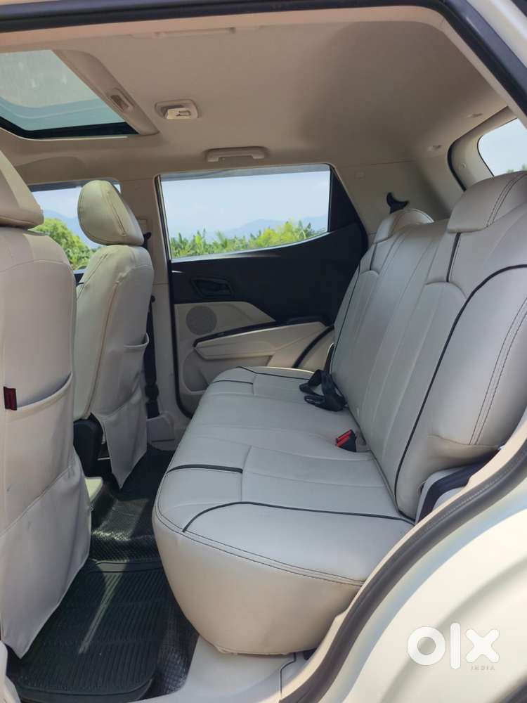 Mahindra Xuv300 1.2 W6 Amt Petrol, 2022, Petrol