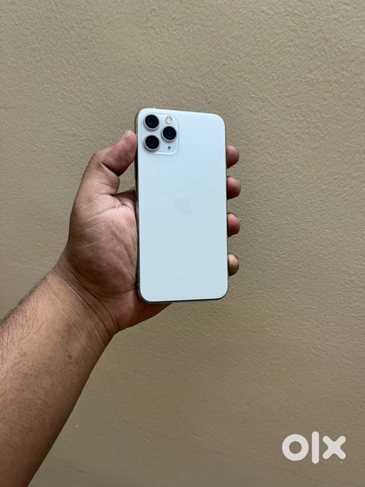 Iphone 11 Pro 64gb Silver Mint Condition - Mobile Phones in