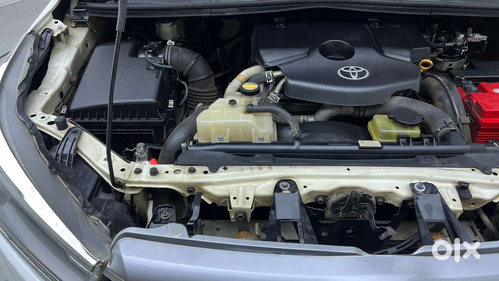 Toyota Innova Crysta 2.8 Zx At 7 Seater, 2016, Diesel
