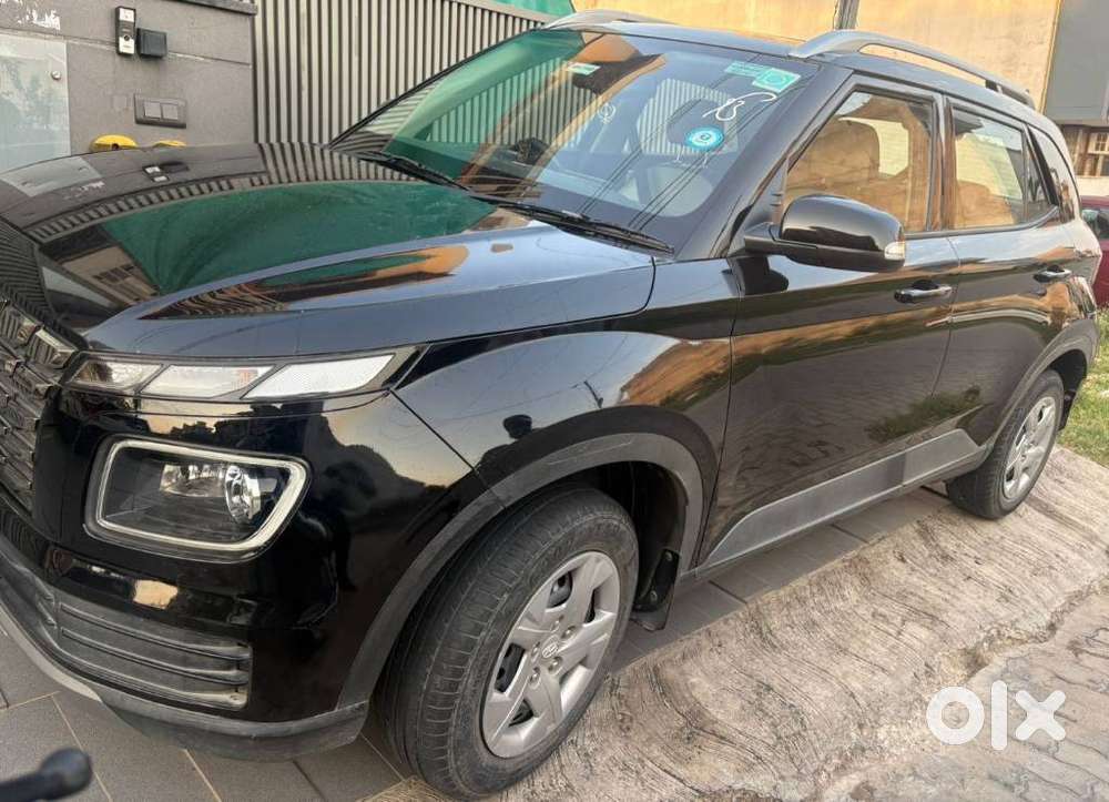 Hyundai Venue Sx Mt, 2023, Petrol