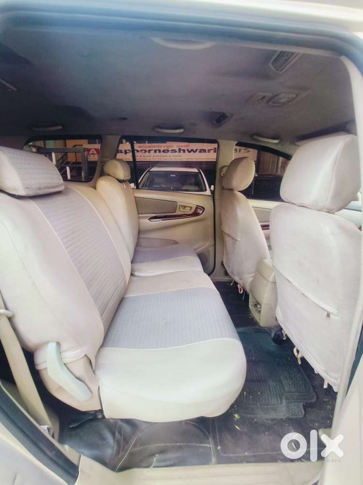 Toyota Innova 2.5 Gx 7 Str Bs-iii, 2006, Diesel