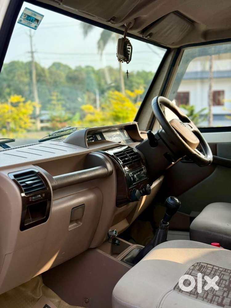 2018 Bolero Zlx Top Variant