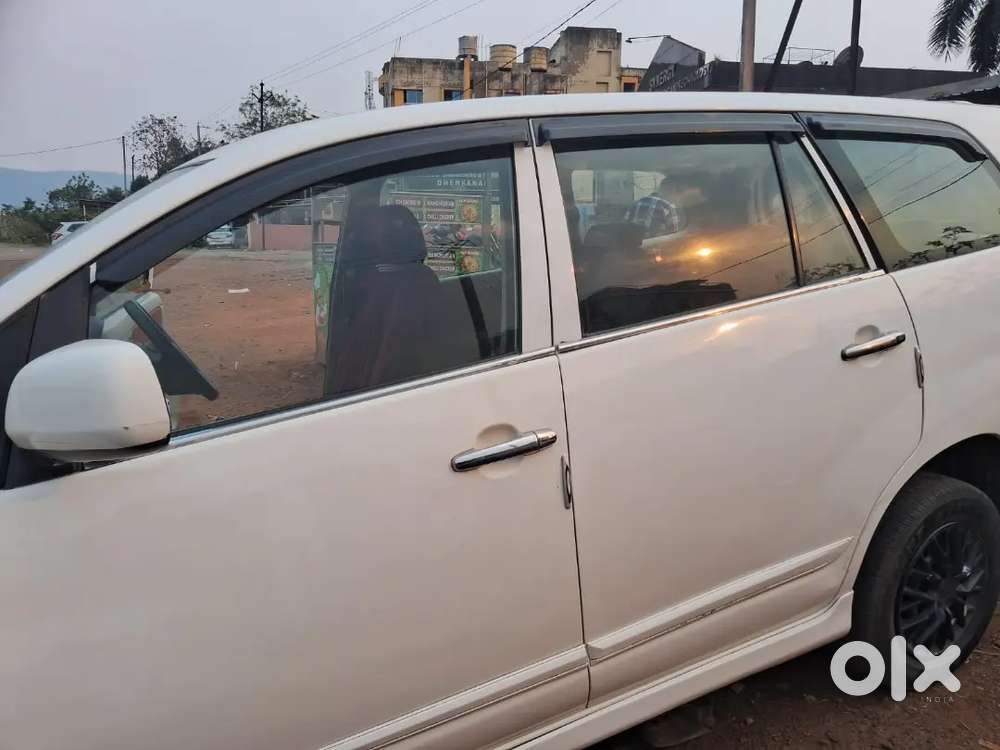Toyota Innova 2014 Diesel Well Maintained