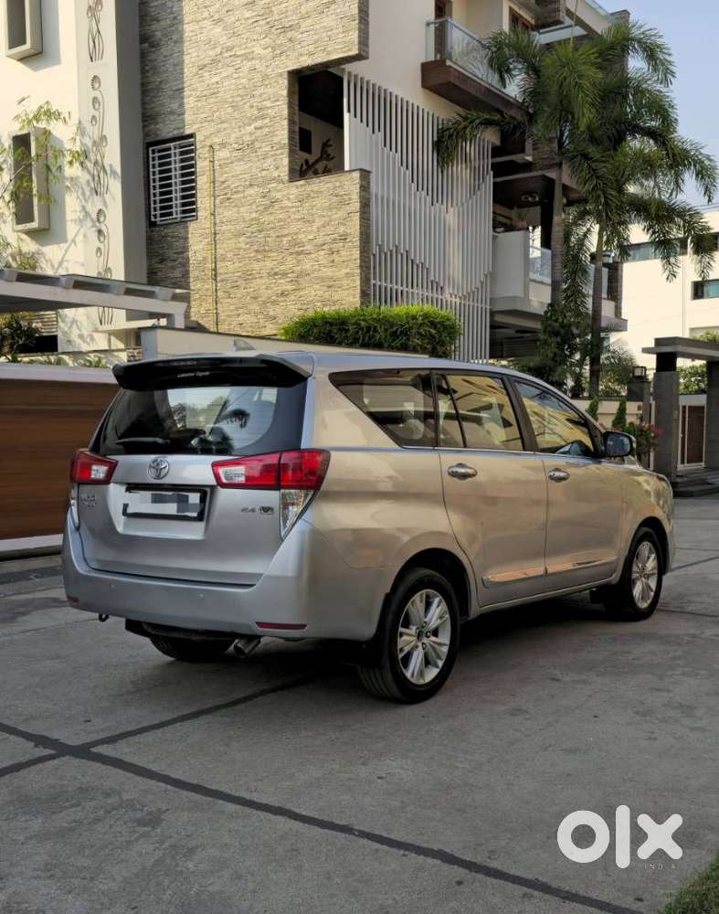 Toyota Innova Crysta 2.4 V 8 Str, 2017, Diesel