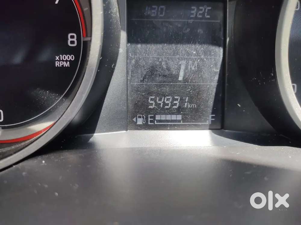 Maruti Suzuki Swift 2020 Vxi Petrol Auto