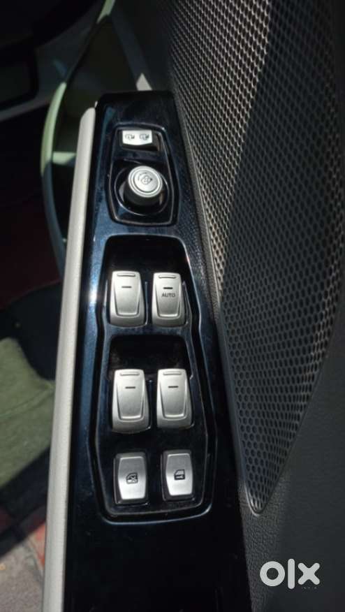 Mahindra Xuv300 W8 Option Diesel, 2024, Diesel