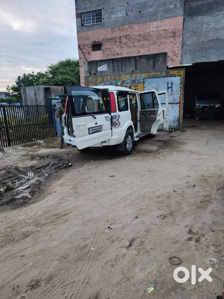 Mahindra Scorpio M Hawak Model Scorpio