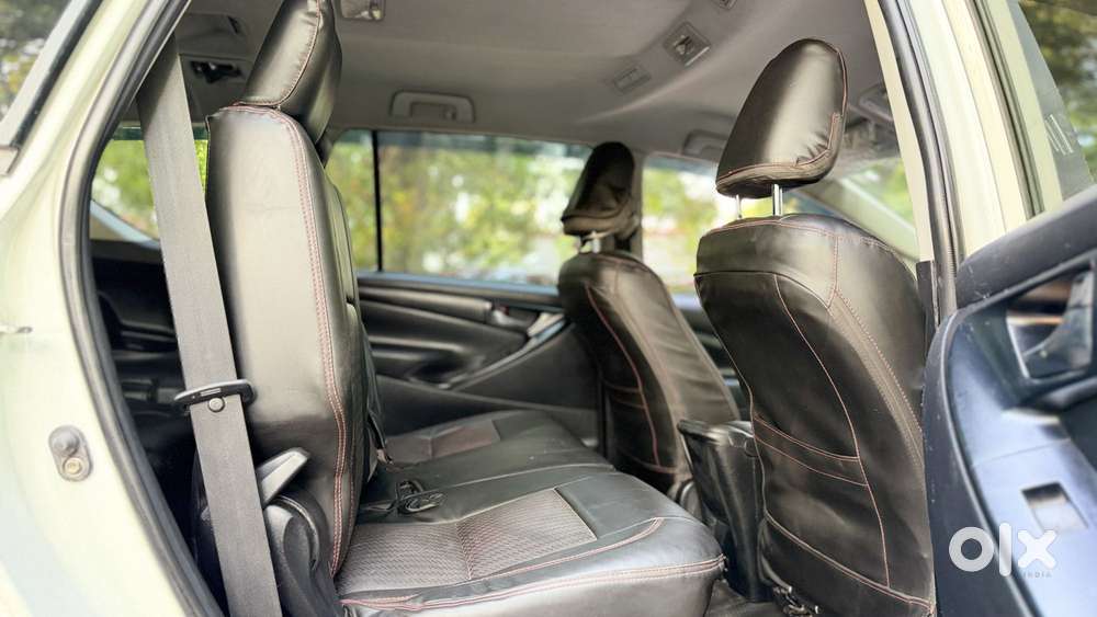 Toyota Innova Crysta [2020-ongoing] 2.4 Gx 8 Str, 2023, Diesel