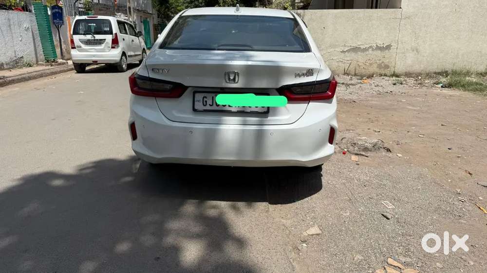 Honda City Zx Petrol/cng Top Model Automatic White Color