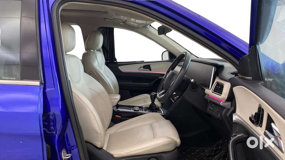 Mahindra Xuv700 2.2 Ax 7 Diesel Mt Luxury Pack Str, 2022, Diesel