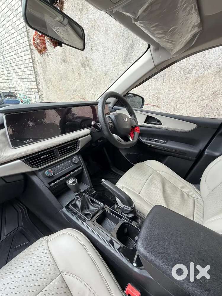 Mahindra Xuv700 Petrol 2022