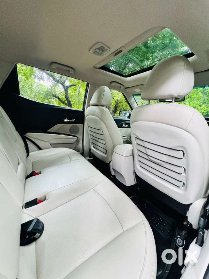 Mahindra Xuv300 W8 Option, 2022, Petrol