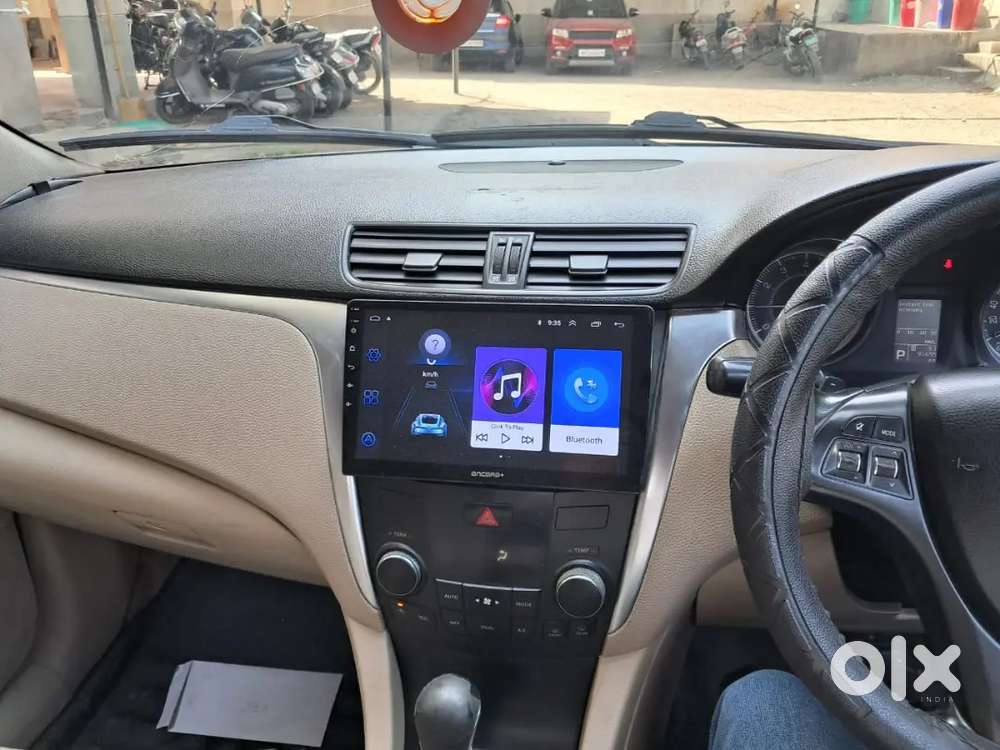 Maruti Suzuki Kizashi 2.4 2012