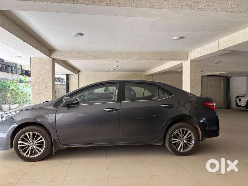 Toyota Corola Altis Manual Petrol Car 2015 Well Maintained Single Hand