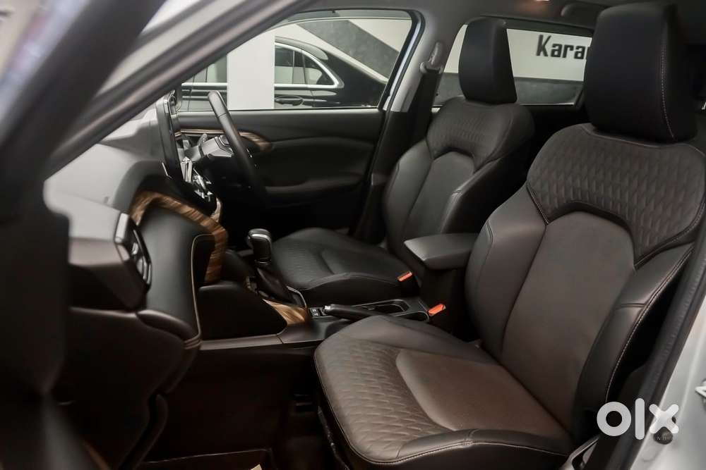 Maruti Suzuki Grand Vitara 1.5 Alpha Plus Intelligent Hybrid Ecvt, 2..