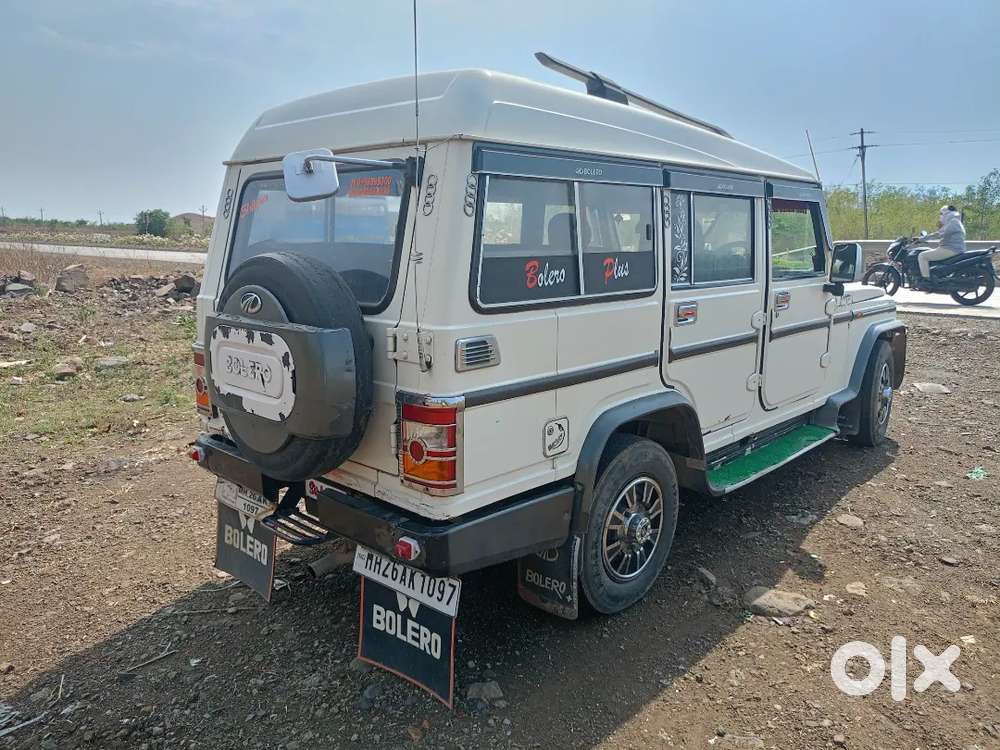 Bolero Plus 9 Seater