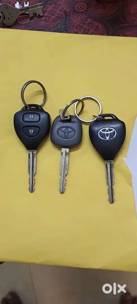 Toyota Innova 2016 Diesel 100000 Km Driven