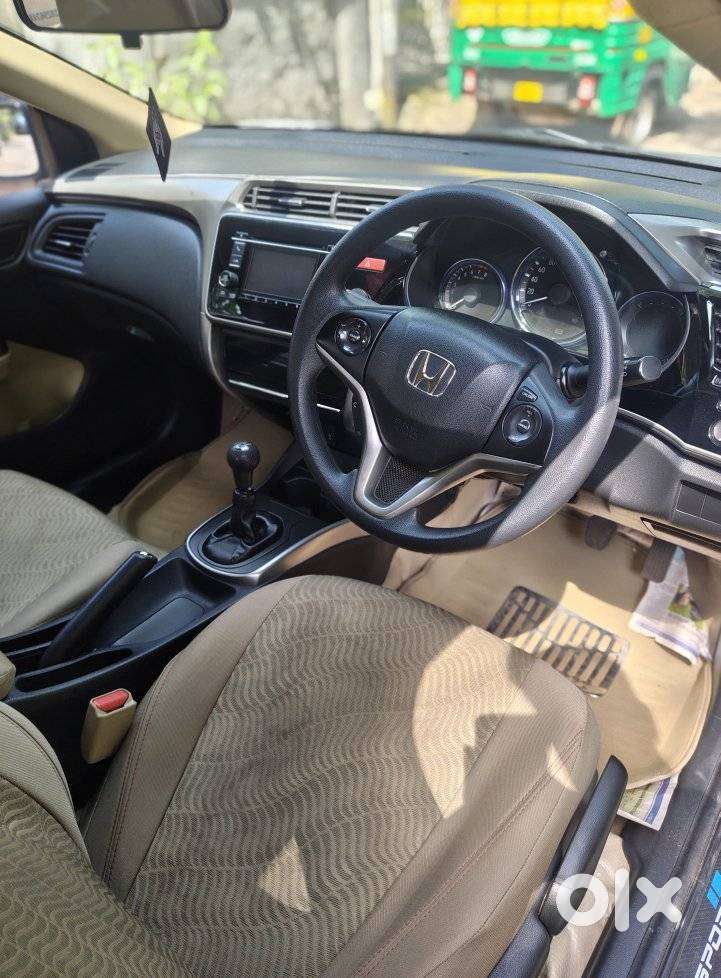Honda City V Mt, 2015, Petrol