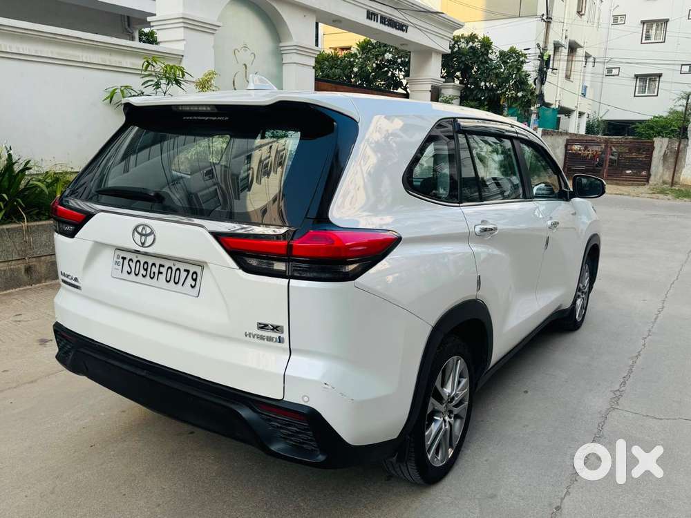 Toyota Innova Hycross 2.0 Zx Hybrid 7 Str, 2023, Electric