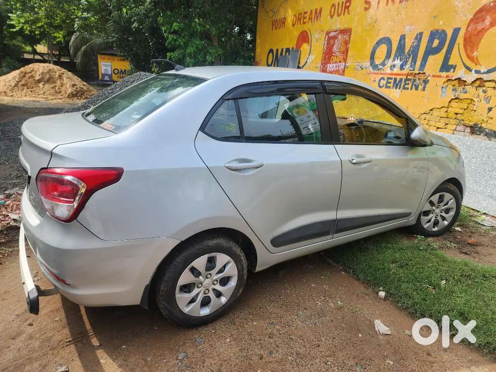 Hyundai Xcent Petrol 2015