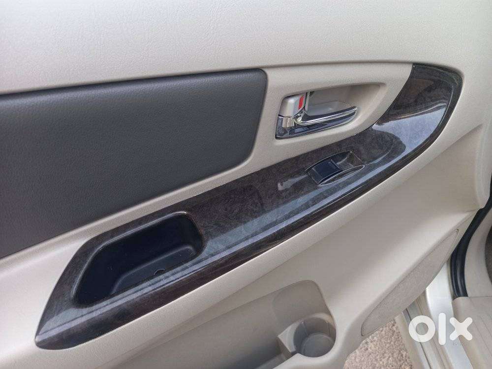 Toyota Innova 2.5 Z Diesel 7 Seater, 2014, Diesel