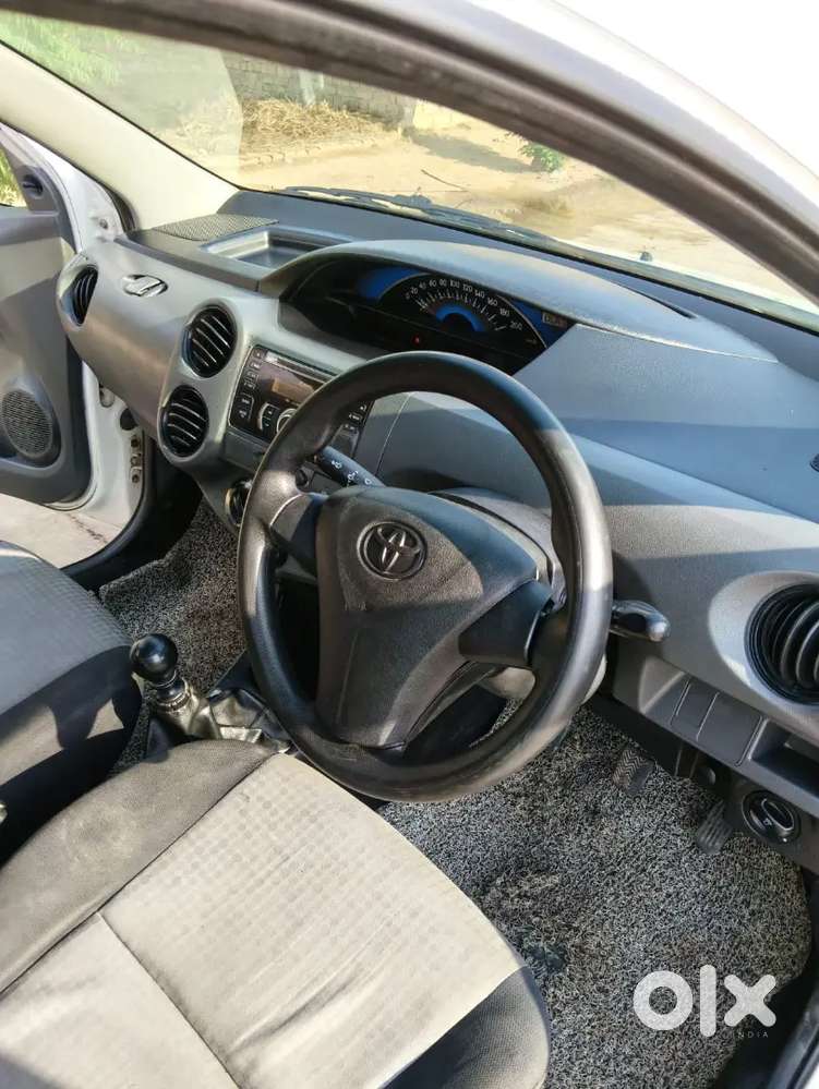 Toyota Etios Liva 2013