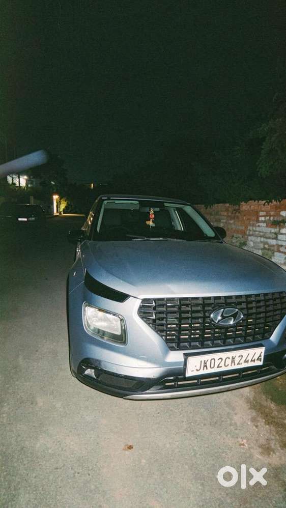 Hyundai Venue 2019 Petrol Well Maintained
