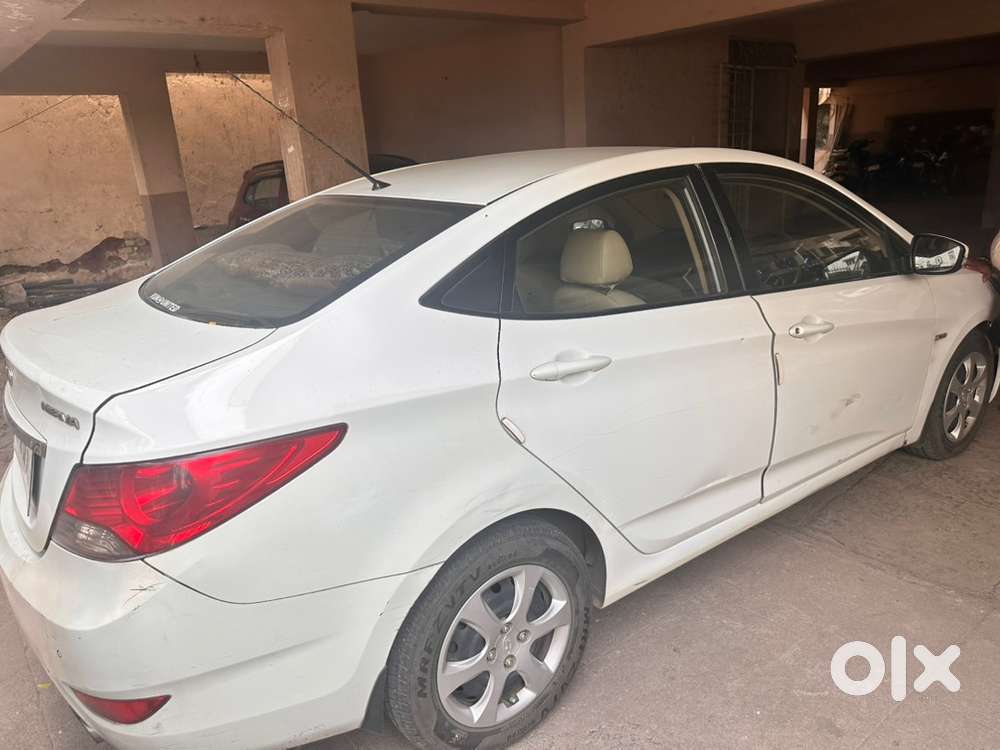 Hyundai Fluidic Verna 2012