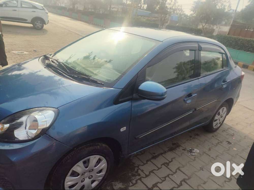 Honda Amaze 2017 Blue Colour