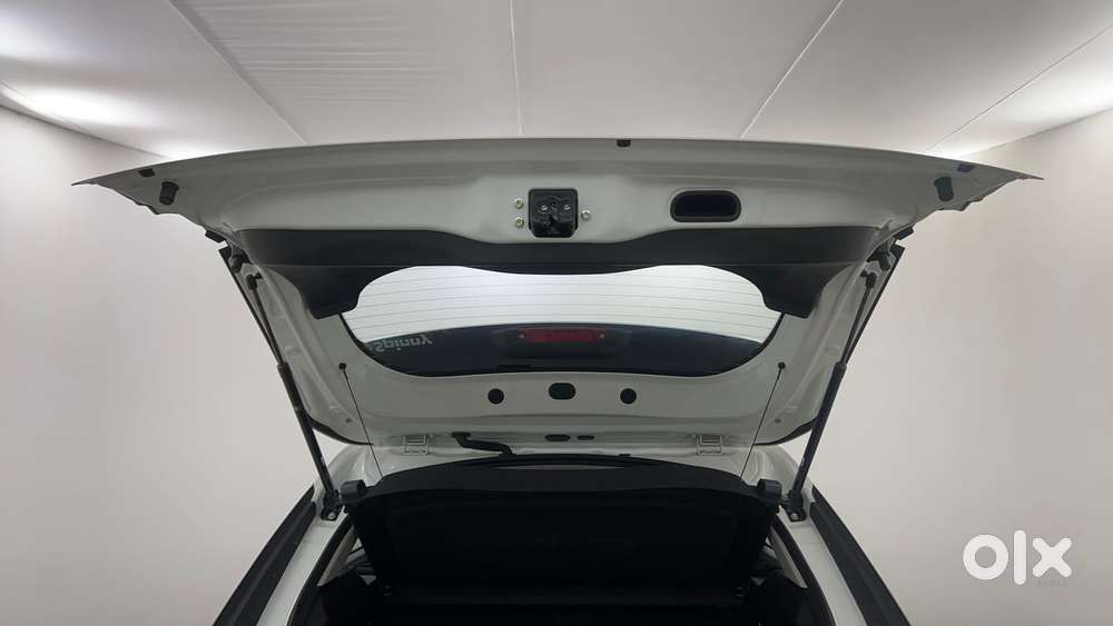 Maruti Suzuki Grand Vitara 1.5 Delta Smart Hybrid At, 2025, Petrol