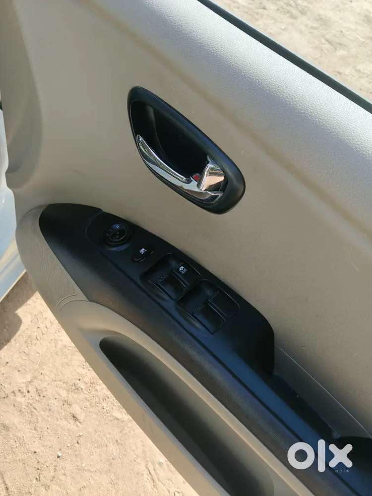 Hyundai I10 2013 Petrol 80000 Km Driven