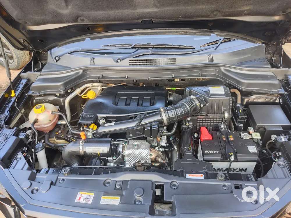 Mahindra Xuv 3xo 2025 Petrol Well Maintained