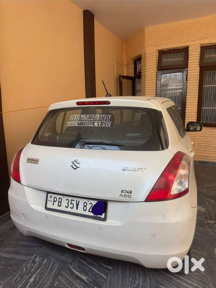 Swift 2015 Petrol Maruti First-owner Manual
