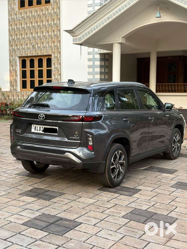 Toyota Urban Cruiser Hyryder 7 Seater 2024 Cng & Hybrids 17000 Km Driv