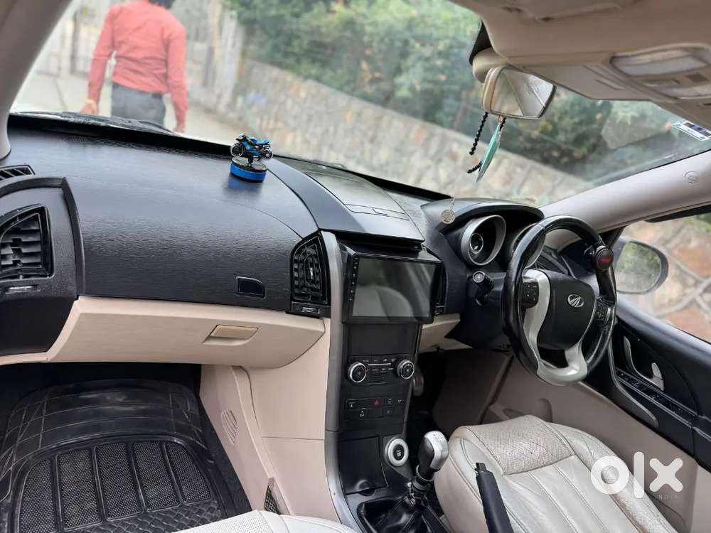 Mahindra Xuv500 2017 W10 Single Owner Sunroof