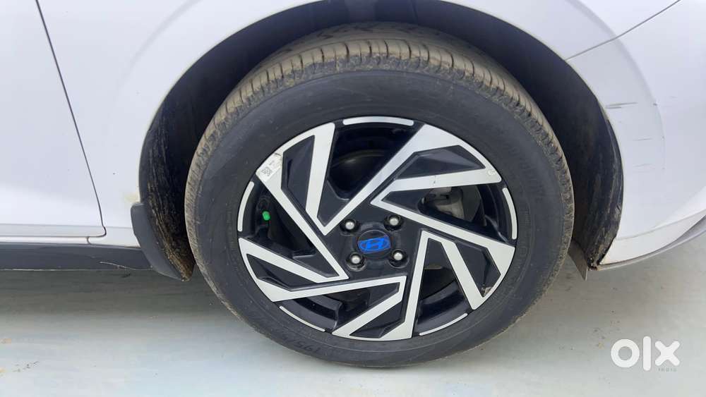 Hyundai New I20 1.2 Asta (o) Mt, 2023, Petrol