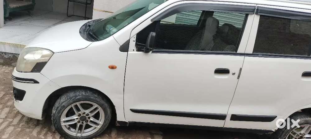 बेहतरीन कंडीशन में Ac Chilled 90%टायर ।सील्ड इंजन