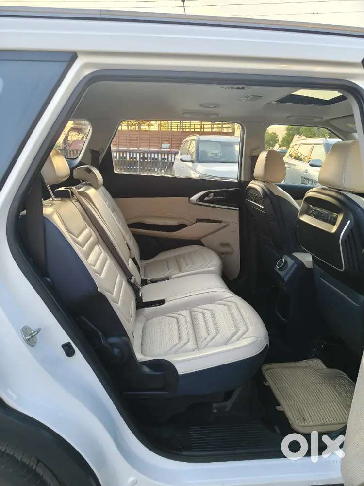 Kia Carens Luxury Plus 1.5 Diesel 6mt Demo Vehicle