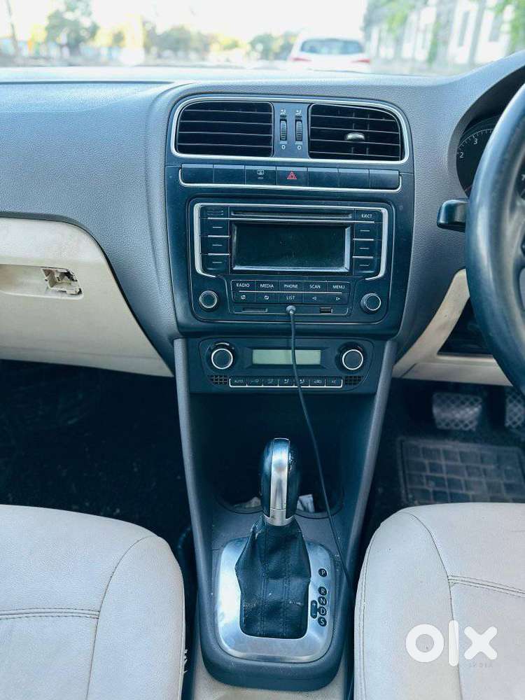 Volkswagen Vento 1.2 Highline Plus At 16 Alloy, 2011, Petrol